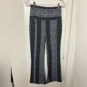 SHOSHO Flair‎ Bell Stretchy Lounge Leggings Pants Paisley Black White Size Large